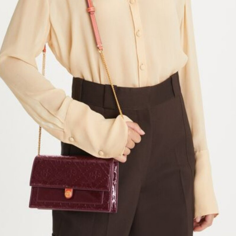 🔥NeW! Tory Burch T MONOGRAM PATENT EMBOSSED CHAIN Crossbody - Picture 4 of 10